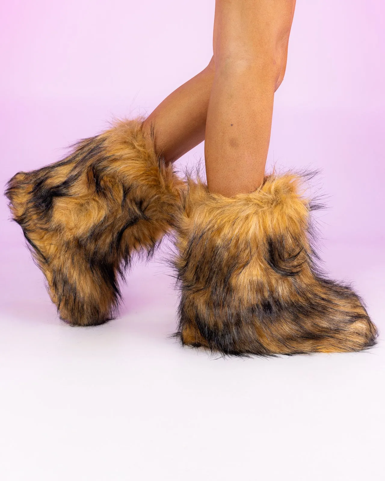 Brown Boots With The Fur