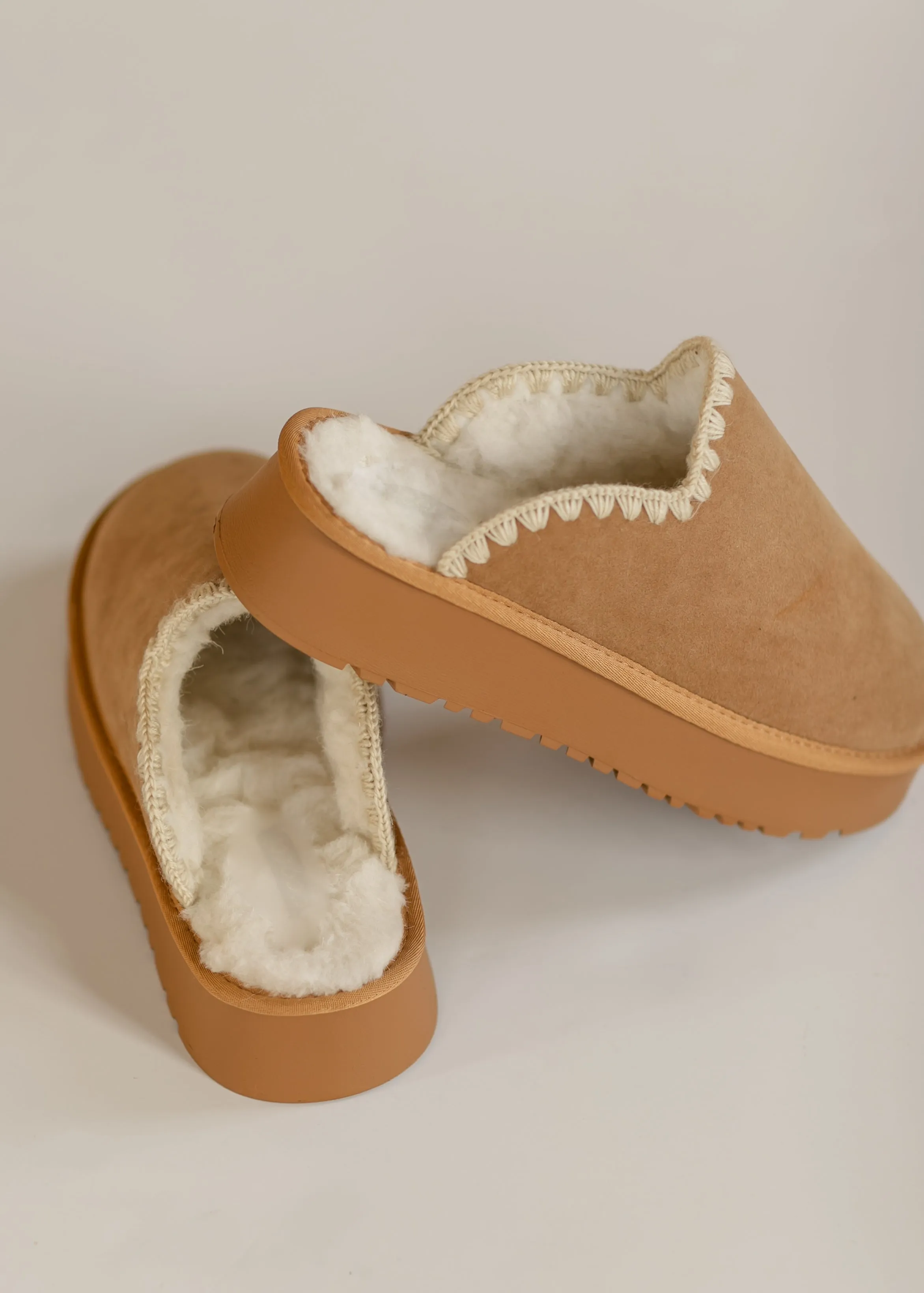 Crochet Edge Slip-on Sherpa Platform Slippers