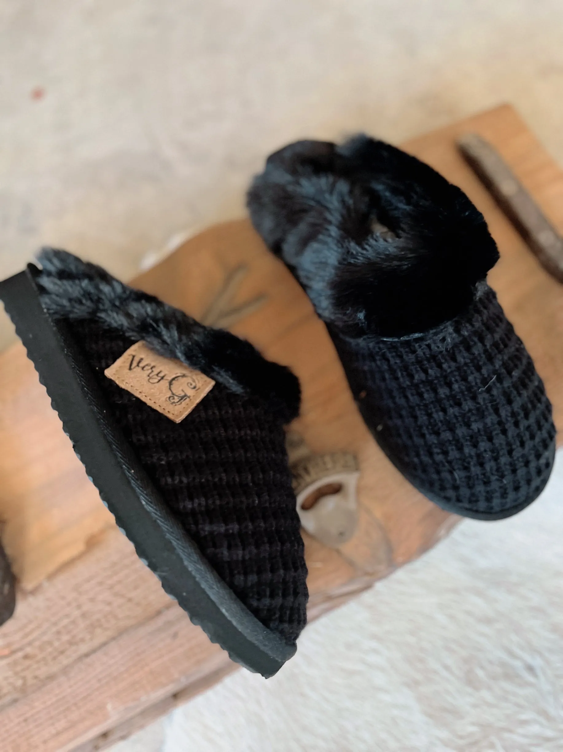 Very G Black Sweater Knit Fuzzy Slippers