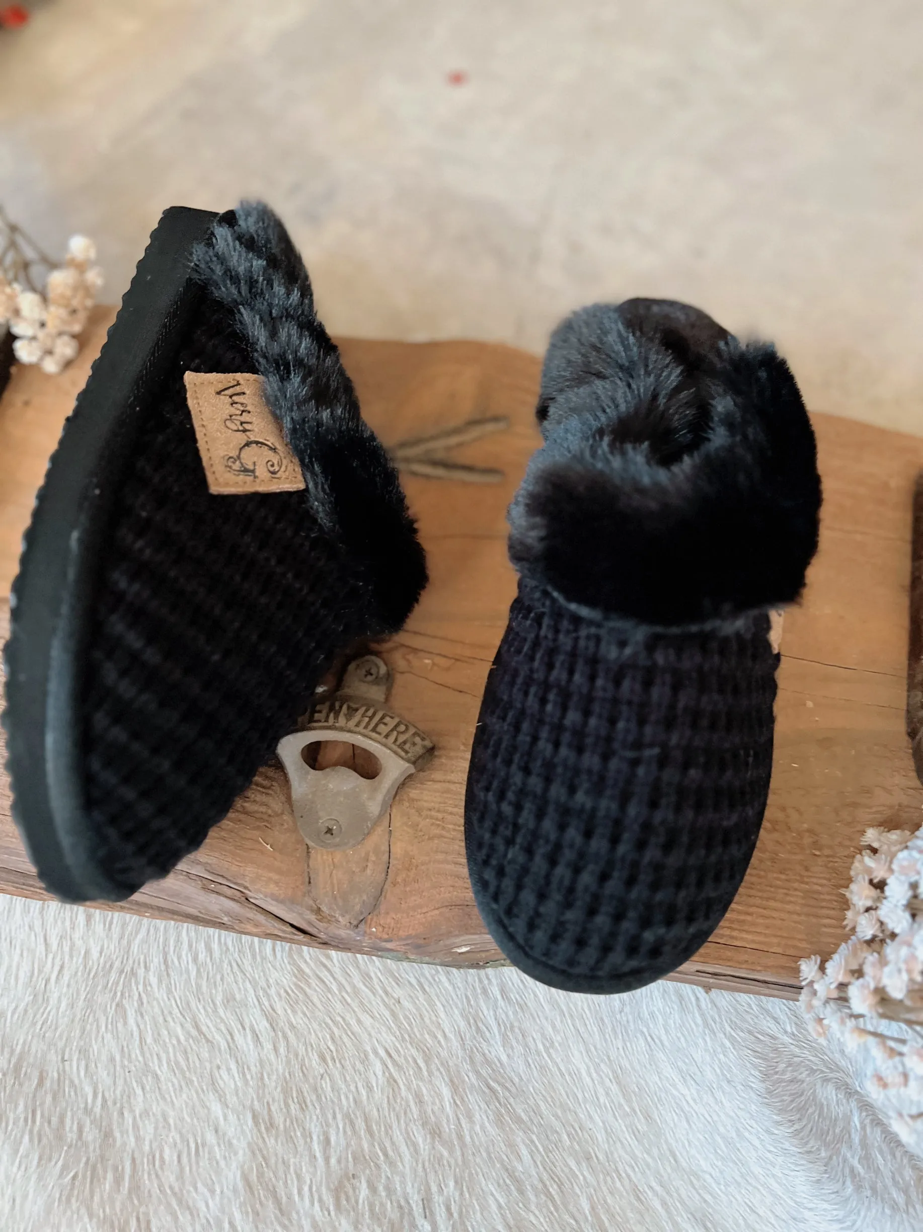 Very G Black Sweater Knit Fuzzy Slippers